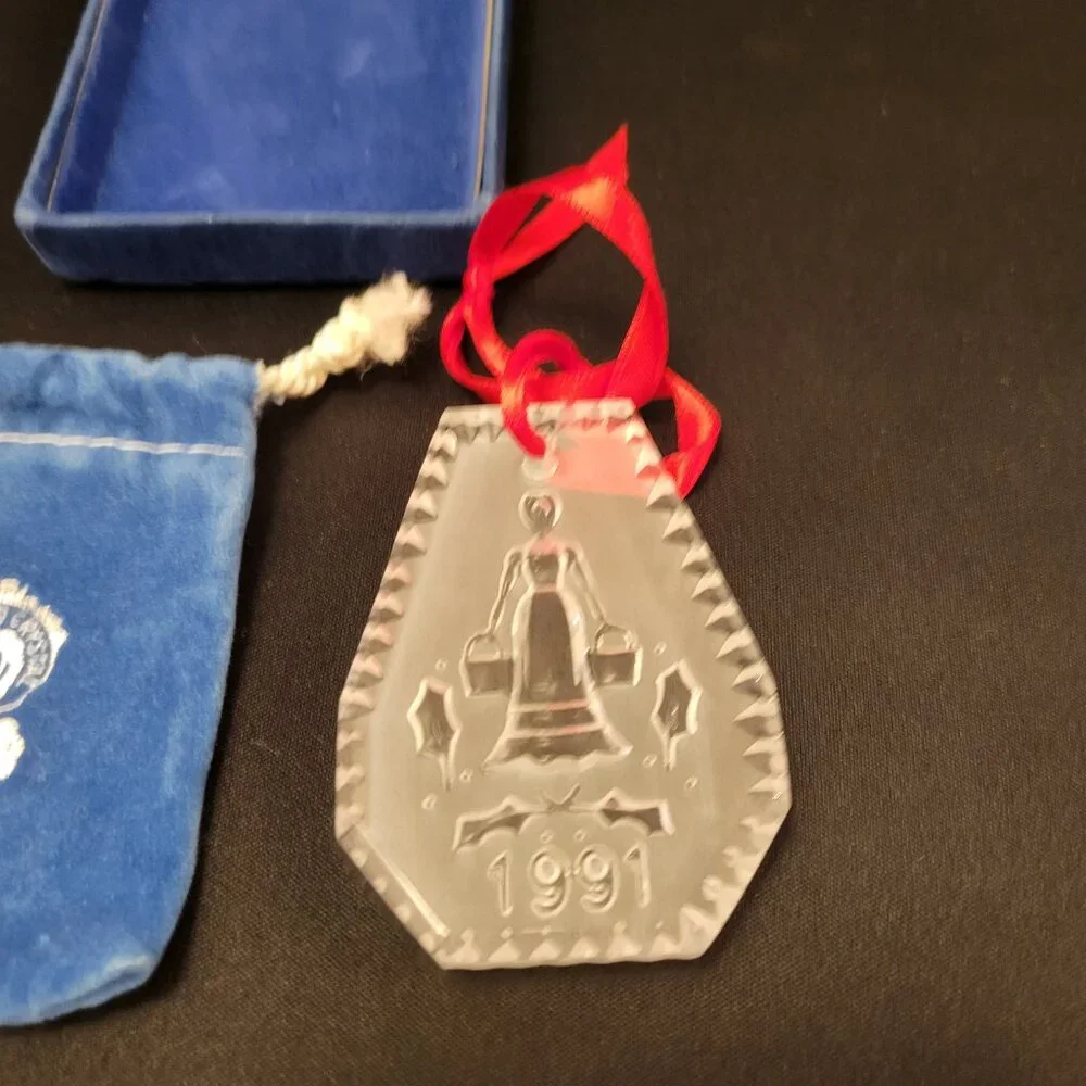 1991 Waterford Crystal 12 Days Of Christmas Ornament Eight Maids a Milking Case - Picture 2 of 4
